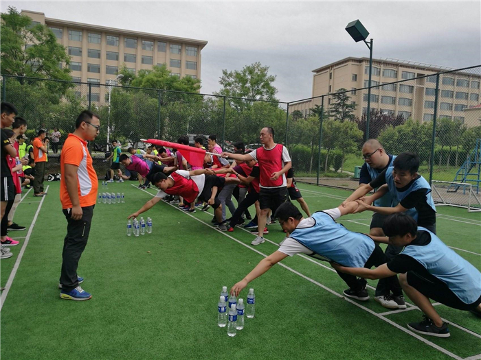 拓展訓練團隊游戲【群龍取水】